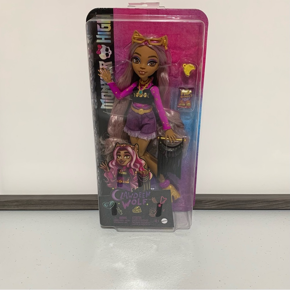 Monster High®: Clawdeen Wolf™ Day Out Doll with Accessories-New
